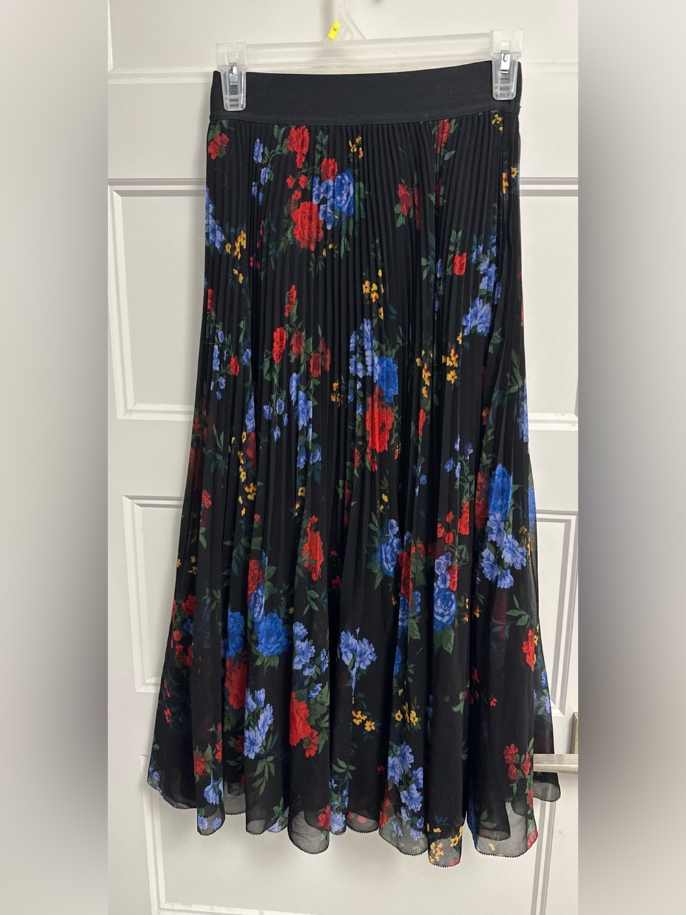 Wilfred Aritzia Floral Pleated Long Midi Skirt Black Size S - Picture 2 of 4
